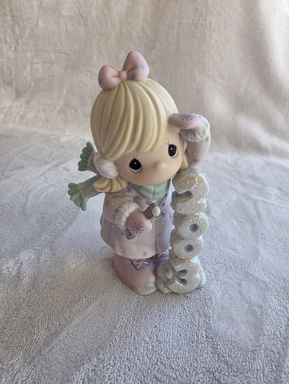 Precious Moments 2003 'Icy Good Times' Figurine #112839